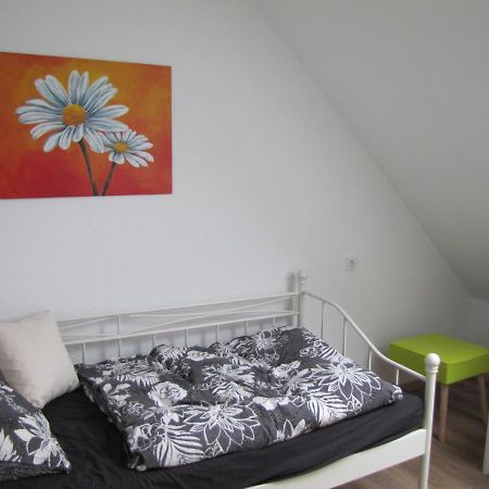Moeblierte Dachgeschosswohnung In Ruhiger Lage Zu Vermieten Wetzlar Exteriér fotografie